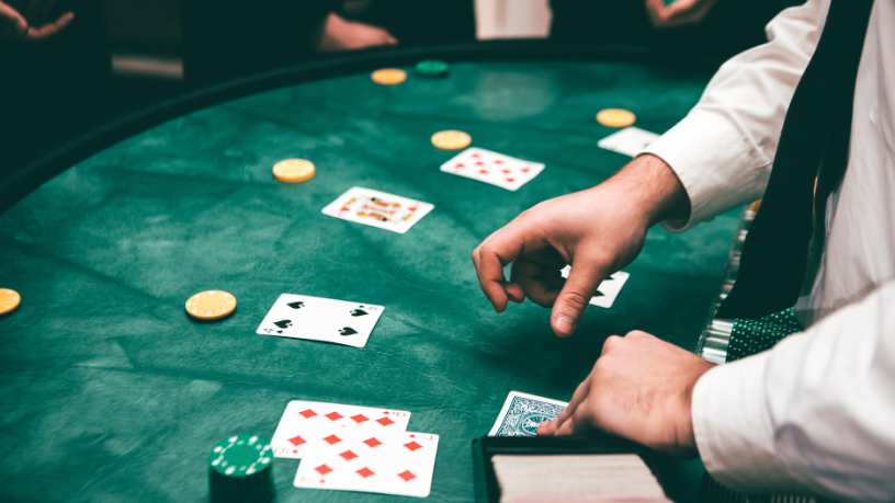 Thiago e a mente vencedora: Domine os torneios de Poker com a mentalidade certa.