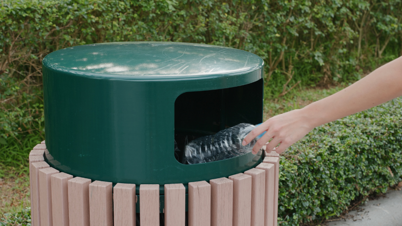 Elias Assum Sabbag Junior destaca como o plástico descartável se tornou um dos maiores desafios ambientais da atualidade.