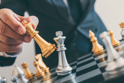 A paciência estratégica, defendida por Alfredo Moreira Filho, mostra que líderes que sabem esperar tomam decisões mais inteligentes e sustentáveis.