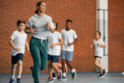 Luciano Colicchio Fernandes explora como as escolas influenciam a formação esportiva, cultivando hábitos saudáveis e revelando novos talentos.
